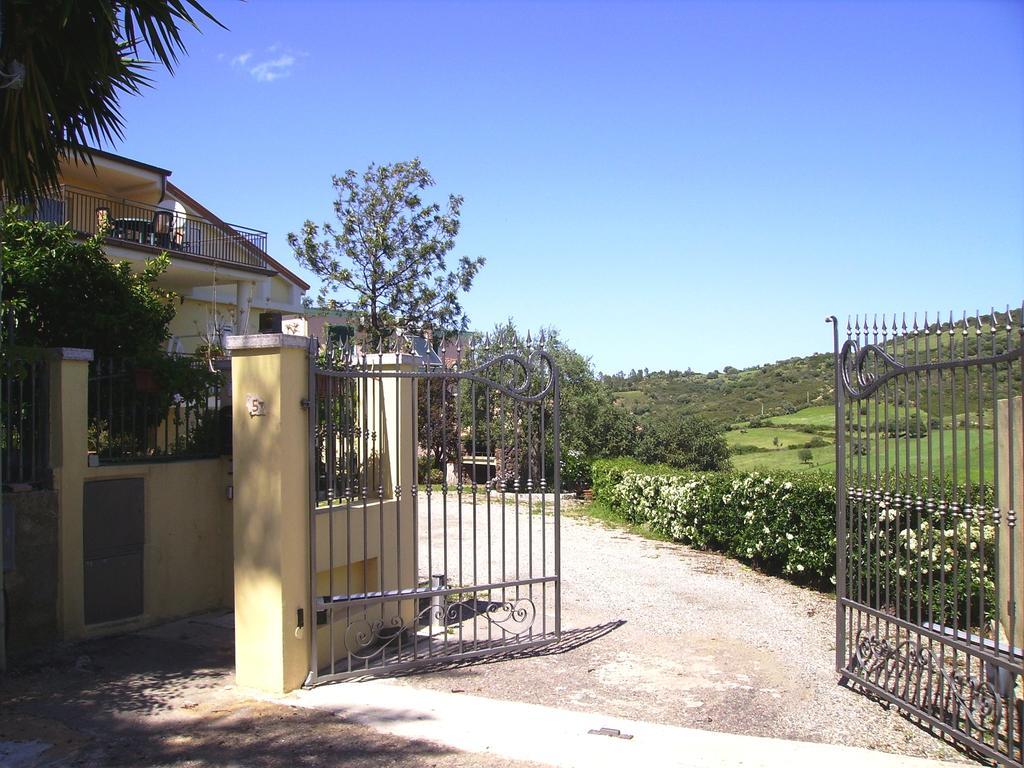 Casa Vacanze Mameli Bari Sardo Esterno foto